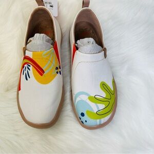 NWT Women’s Comfortable Shoes/ Rainbows above the Hill/US5.5